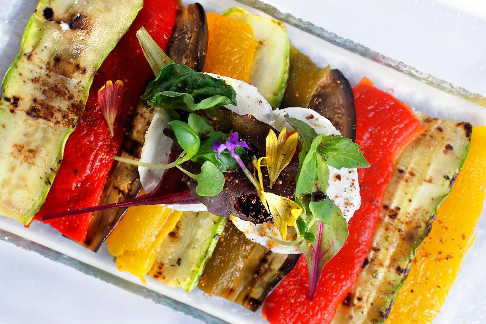 Sun City Hotel - The Gabriel Каир Экстерьер фото A grilled vegetable salad